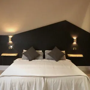 https://paris.it-romehotels.com